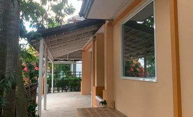 92557 - ขายบ้านเดี่ยว หมู่บ้านวงศ์กรริเวอร์วิว ริมแม่น้ำบางปะกง บรรยากาศดี ใกล้วัดหลวงพ่อโสธร