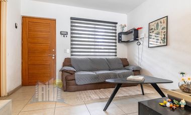 Casa en Esquina por Av Frente a Parque cerca del ITESO y Club Bancario