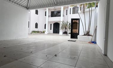 Vendo casa 5 Dormitorios Via a Samborondon