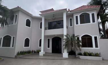 Vendo casa 5 Dormitorios Via a Samborondon