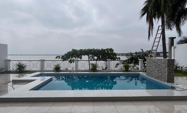 Vendo casa 5 Dormitorios Via a Samborondon