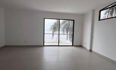 Vendo casa 5 Dormitorios Via a Samborondon