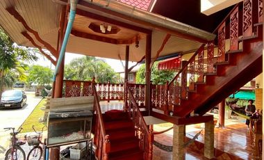 92561 - ขายบ้านเดี่ยวบ้านไม้สัก 2 ชั้น บ้านสวย บรรยากาศดี ร่มรื่น สงบ เป็นธรรมชาติ ท่าช้าง สิงห์บุรี