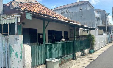 Dijual Rumah Tua Hitung Tanah di Ampasit Cideng LT 219 m2 Lingkungan Bagus