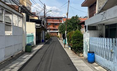 Dijual Rumah Tua Hitung Tanah di Ampasit Cideng LT 219 m2 Lingkungan Bagus