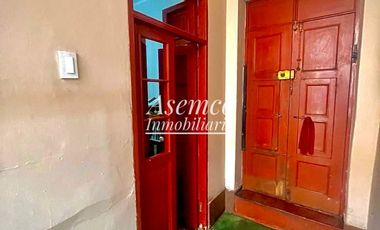 ¡Oportunidad en SURQUILLO! VENTA de CASA Bien Ubicada