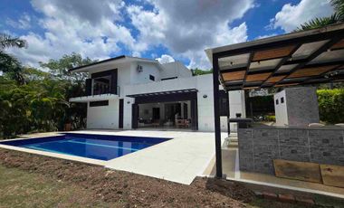 VENDO ESPECTACULAR CASA DE DESCANSO EN ANAPOIMA CUNDINAMARCA  EN CONDOMINIO.