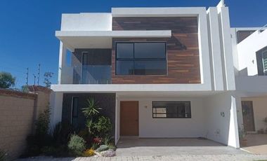 GRAN CASA EN VENTA PARQUE NAYARIT, LOMAS DE ANGELÓPOLIS, PUEBLA