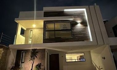 GRAN CASA EN VENTA PARQUE NAYARIT, LOMAS DE ANGELÓPOLIS, PUEBLA
