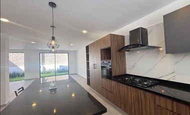 GRAN CASA EN VENTA PARQUE NAYARIT, LOMAS DE ANGELÓPOLIS, PUEBLA