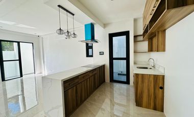 4 Bedrooms House for Rent in Pramana Residential Park Santa Rosa, Laguna