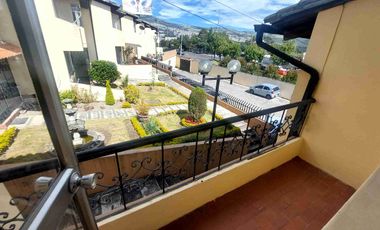Venta de casa, Diego de Vásquez, 3 habitaciones, garaje, sector Einstein