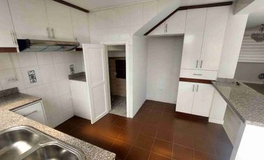 Venta de casa, Diego de Vásquez, 3 habitaciones, garaje, sector Einstein