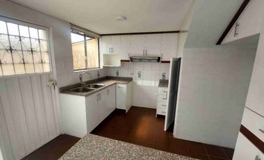 Venta de casa, Diego de Vásquez, 3 habitaciones, garaje, sector Einstein