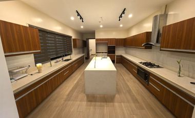 FS/FR: Vera Estates 5BR House 734sqm 8-car Solar CCTV Maids+Driver