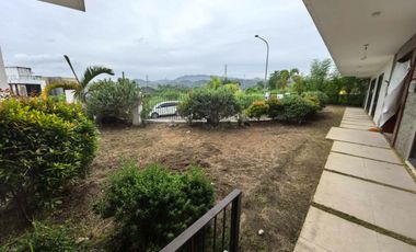 FS/FR: Vera Estates 5BR House 734sqm 8-car Solar CCTV Maids+Driver