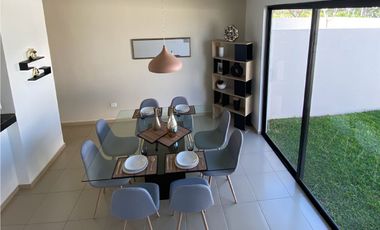 Casa en privada con amenidades y áreas verdes, al poniente de Mérida