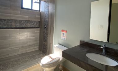 Casa en privada con amenidades y áreas verdes, al poniente de Mérida