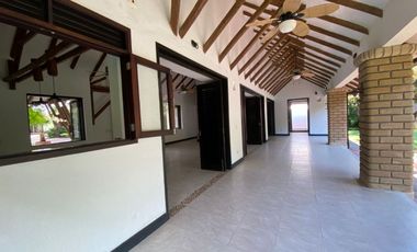CASA CAMPESTRE EN ARRIENDO EN VILLAVICENCIO