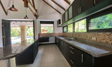 CASA CAMPESTRE EN ARRIENDO EN VILLAVICENCIO