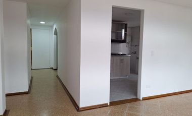 RENTO AMPLIO APARTAMENTO EN LA CASTELLANA