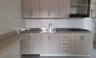 RENTO AMPLIO APARTAMENTO EN LA CASTELLANA