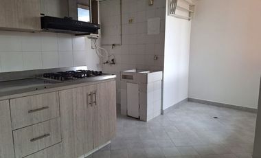 RENTO AMPLIO APARTAMENTO EN LA CASTELLANA