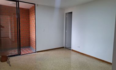 RENTO AMPLIO APARTAMENTO EN LA CASTELLANA