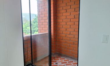 RENTO AMPLIO APARTAMENTO EN LA CASTELLANA