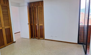 RENTO AMPLIO APARTAMENTO EN LA CASTELLANA