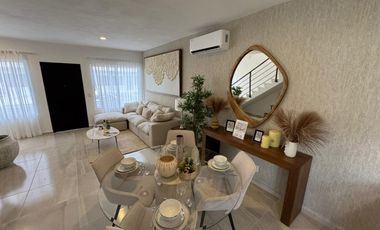 Casa en venta de 2 recámaras en Playa del Carmen con alberca