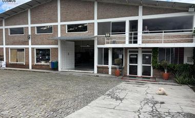 Venta de terreno con casa y fábrica en Atuntaqui, 1977 m2