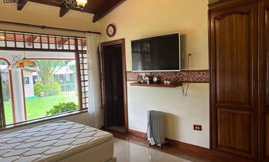 Venta de terreno con casa y fábrica en Atuntaqui, 1977 m2