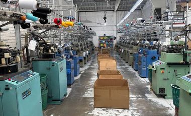 Venta de terreno con casa y fábrica en Atuntaqui, 1977 m2