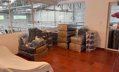 Venta de terreno con casa y fábrica en Atuntaqui, 1977 m2