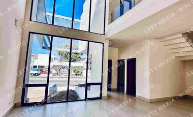 CASA EN VENTA EN SAN CARLOS, SECTOR BAHIA