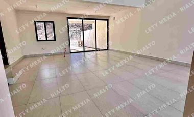 CASA EN VENTA EN SAN CARLOS, SECTOR BAHIA