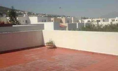 VENTA  de Casa en Ventanas a la Huasteca en Santa Catarina NL