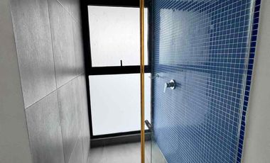 Espectacular apto duplex, tres habitaciones con baño independiente y terraza, baños social, ACUEDUCTO PROPIO! Dos parqueaderos, Zona Social con Piscina, Jacuzzi, Sauna y BBQ