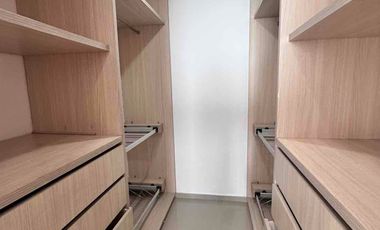 Espectacular apto duplex, tres habitaciones con baño independiente y terraza, baños social, ACUEDUCTO PROPIO! Dos parqueaderos, Zona Social con Piscina, Jacuzzi, Sauna y BBQ