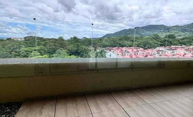 Espectacular apto duplex, tres habitaciones con baño independiente y terraza, baños social, ACUEDUCTO PROPIO! Dos parqueaderos, Zona Social con Piscina, Jacuzzi, Sauna y BBQ