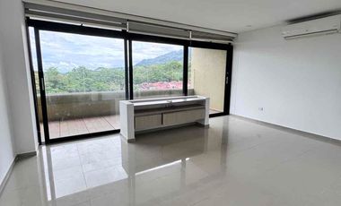 Espectacular apto duplex, tres habitaciones con baño independiente y terraza, baños social, ACUEDUCTO PROPIO! Dos parqueaderos, Zona Social con Piscina, Jacuzzi, Sauna y BBQ