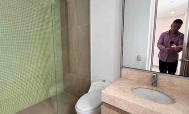 Espectacular apto duplex, tres habitaciones con baño independiente y terraza, baños social, ACUEDUCTO PROPIO! Dos parqueaderos, Zona Social con Piscina, Jacuzzi, Sauna y BBQ
