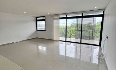 Espectacular apto duplex, tres habitaciones con baño independiente y terraza, baños social, ACUEDUCTO PROPIO! Dos parqueaderos, Zona Social con Piscina, Jacuzzi, Sauna y BBQ