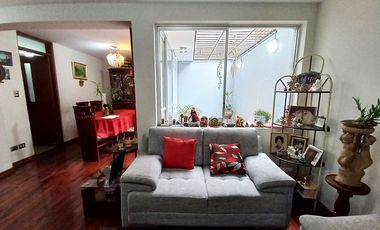 Casa en Condominio en Calle Las Palomas, Surquillo.