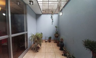 Casa en Condominio en Calle Las Palomas, Surquillo.