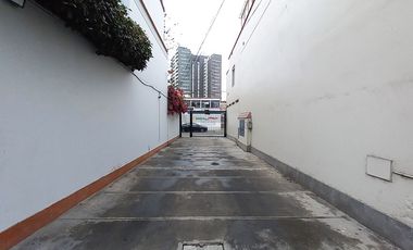 Casa en Condominio en Calle Las Palomas, Surquillo.