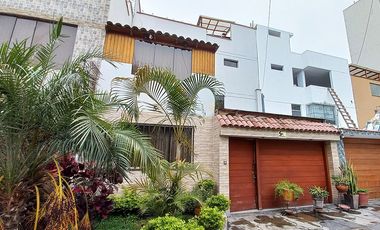 Casa en Condominio en Calle Las Palomas, Surquillo.