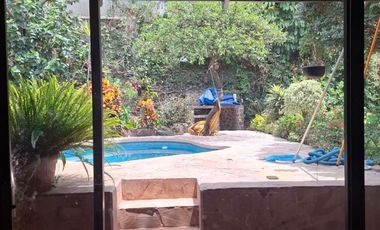RENTO CASA EN CUERNAVACA AMUEBLADA CERCA A LA AUTOPISTA HACIA CDMX