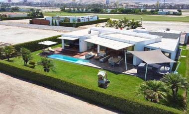 Casa de Playa en venta en Club Golf de Asia